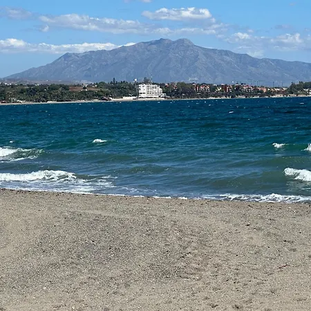 Frontline Deluxe 3br * אסטפונה