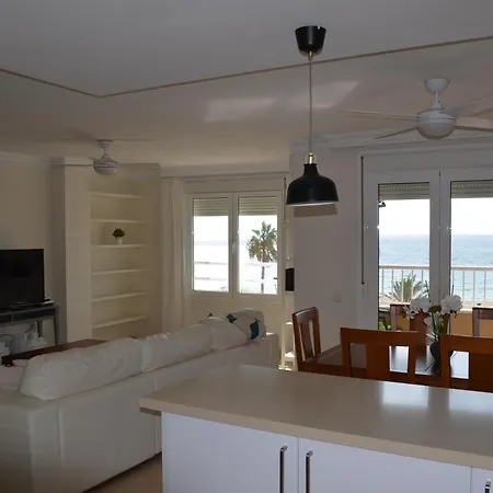 Frontline Deluxe 3br *