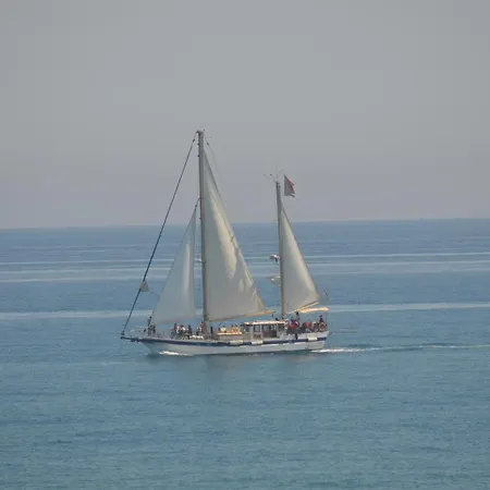 דירה Frontline Deluxe 3br