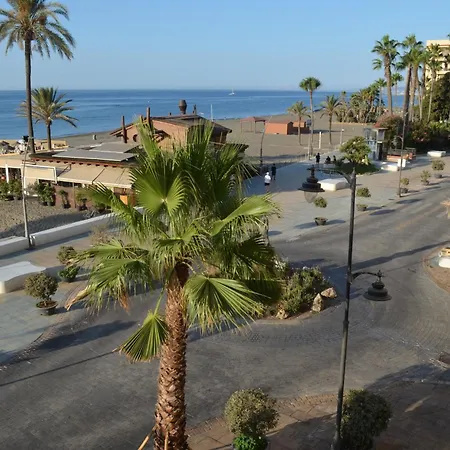 דירה Frontline Deluxe 3br *