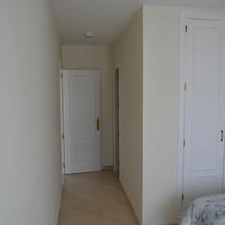 Frontline Deluxe 3br דירה אסטפונה