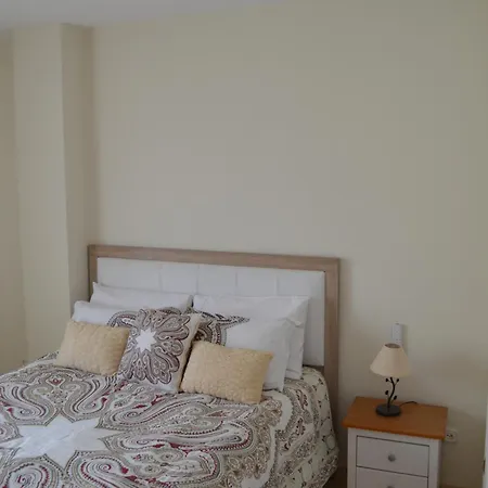 Frontline Deluxe 3br דירה אסטפונה